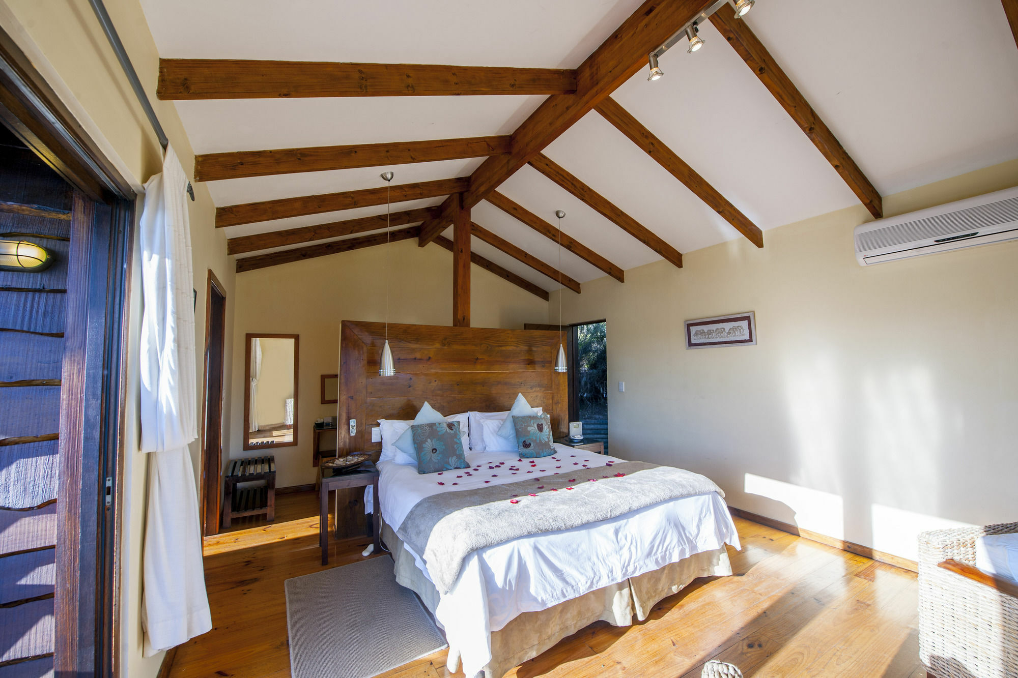 Elephant Hide Of Knysna Guest Lodge Luaran gambar