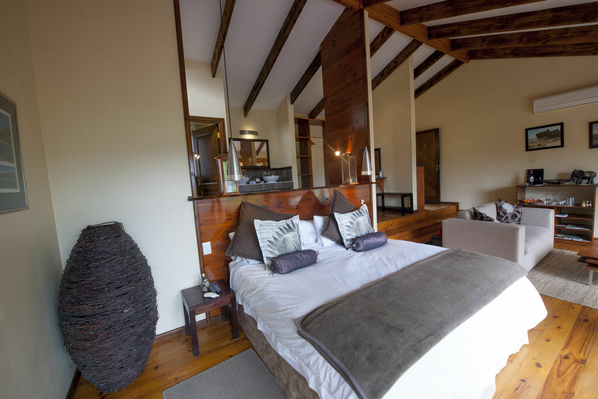 Elephant Hide Of Knysna Guest Lodge Luaran gambar
